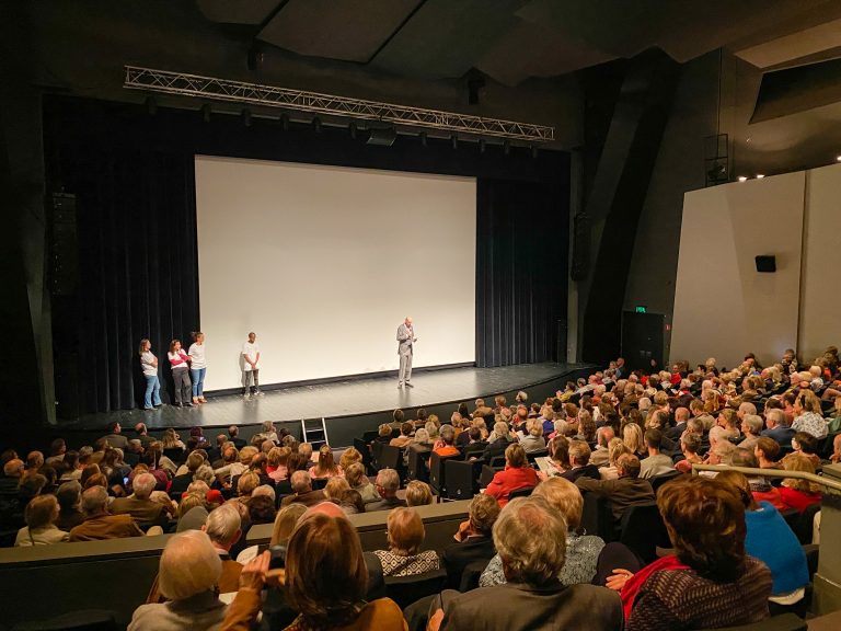 Spectacle annuel de remerciement à ceux qui font des dons/ donateurs et donatrices de Mentor Escale.